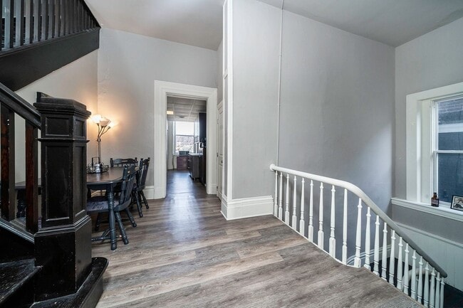 Foto del edificio - 2353 Sidney St