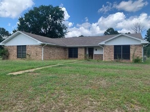 Building Photo - 23077 3 Points Dr