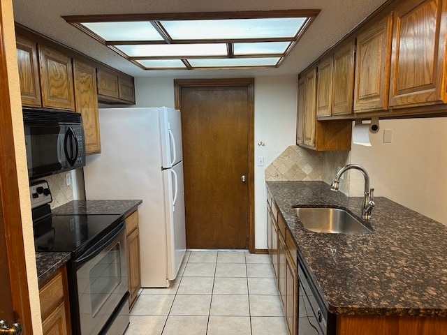 Building Photo - 13909 Fairhill Ave