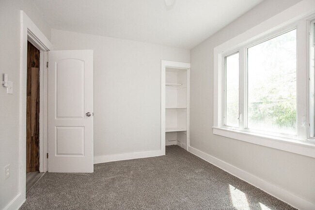 Foto del edificio - 3408 E 140th St