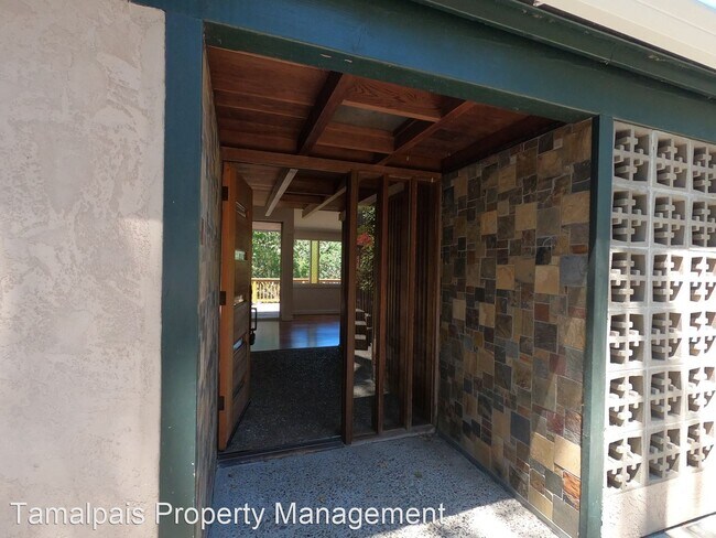Foto del edificio - 3 br, 2 bath House - 70 Shelley Drive