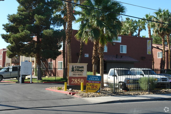 Foto del edificio - Cedar Village