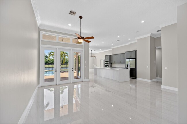 Building Photo - 3043 Lakewood Dr