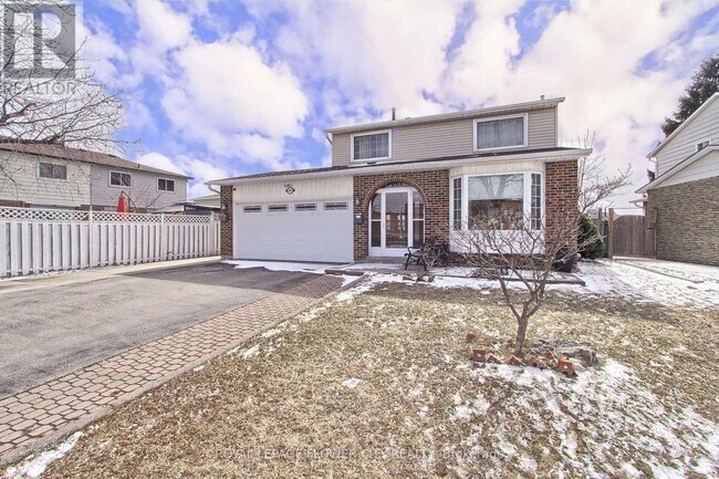 Building Photo - 243 Centre St N