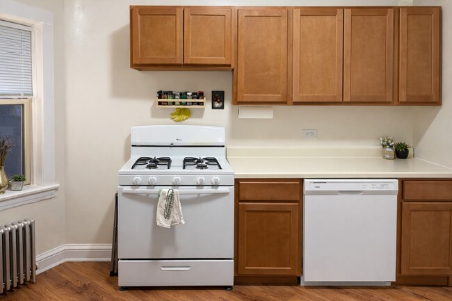 Foto del edificio - 2482 N Lincoln Ave