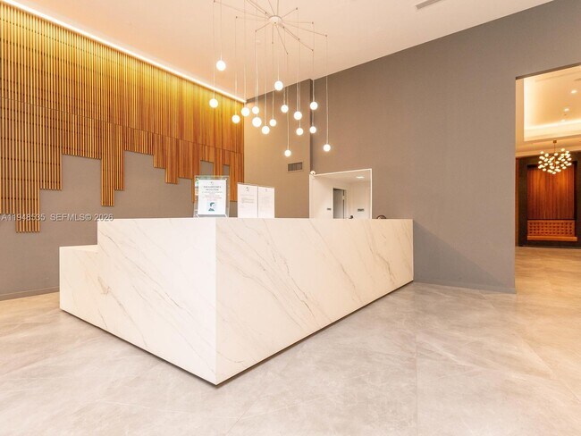 Foto del edificio - 350 S Miami Ave