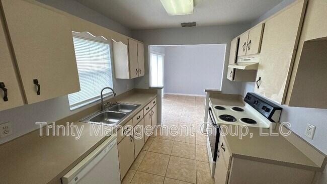 Building Photo - 4763 SW 138 Loop