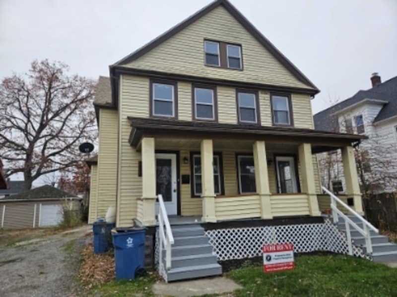 Foto principal - 1850 E 32nd St