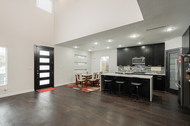 Building Photo - 6732 N 4th St