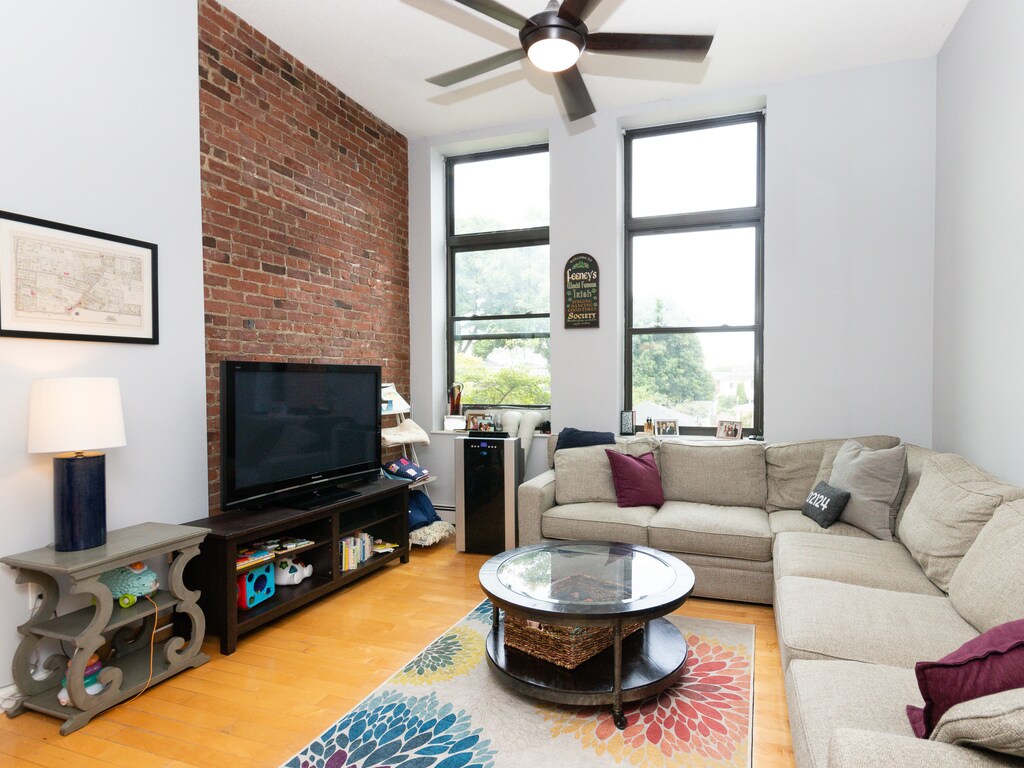 Primary Photo - 80 Beaumont St