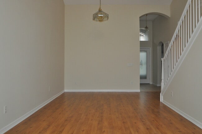 Building Photo - LAKE MARY: 3/2.5 Townhome in Feathers Edge