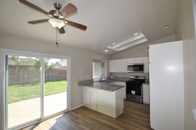 Foto del edificio - 1474 Marymount St