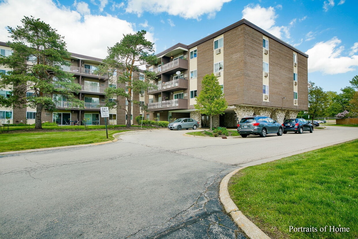 1321 S Finley Rd Unit 107, Lombard, IL 60148 Condo for Rent in