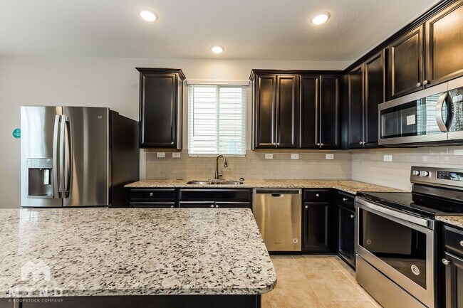 Building Photo - 10327 Dunlap