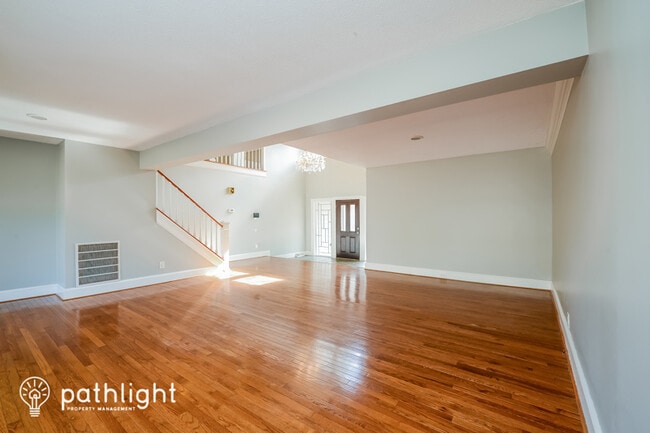 Building Photo - 3443 Scarsborough Dr