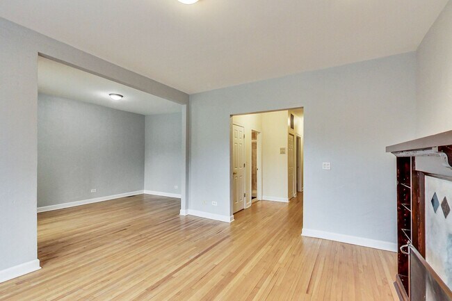 Building Photo - 849 W Leland Ave