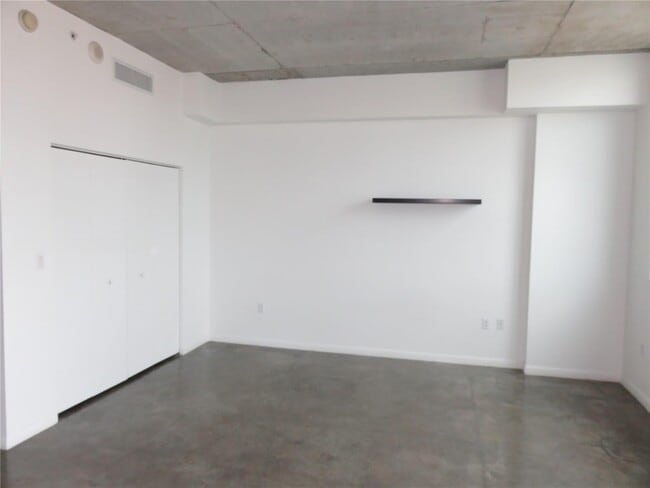 Foto del edificio - 133 NE 2nd Ave