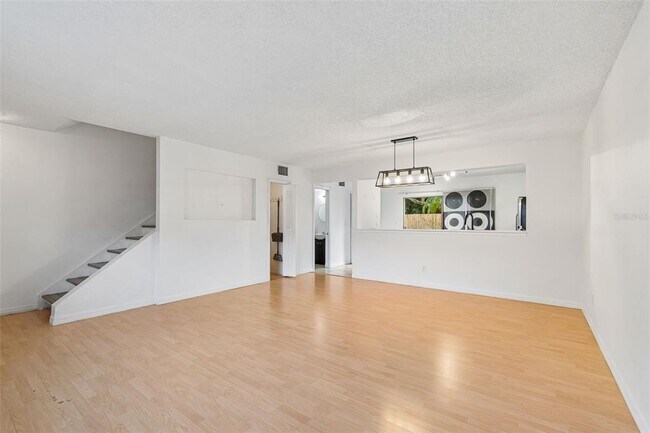 Building Photo - 607 Bough Ave