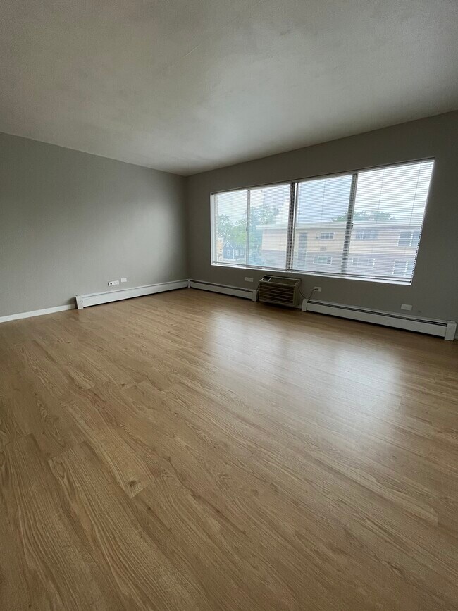 Building Photo - 2054 N 18th Ave