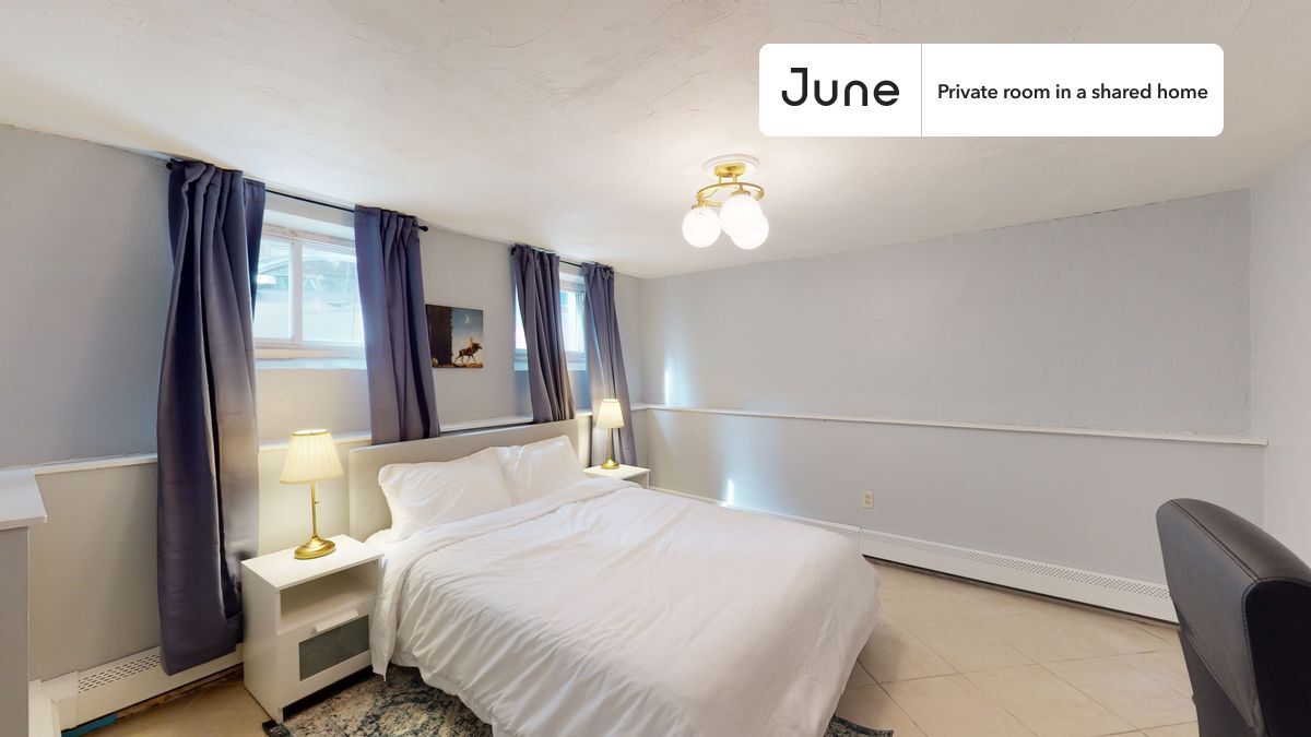 Primary Photo - Room in Shared 6 bed/2 bath home