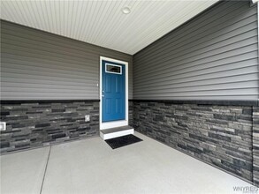 Building Photo - 1589 Center Rd Building Photo - 1589 Center Rd