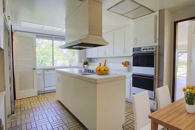 Foto del edificio - Beautiful 4 Bedroom 3 Bathroom Home in Won...