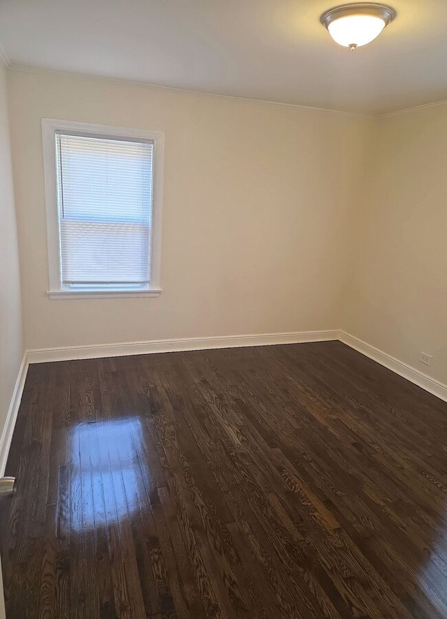 Foto del edificio - Charming 4BR Home with Spacious Layout, Modern Upgrades & Prime Location!