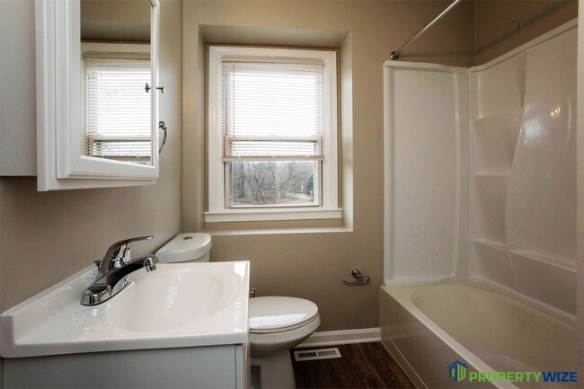 Building Photo - 932 Rumsey Pl