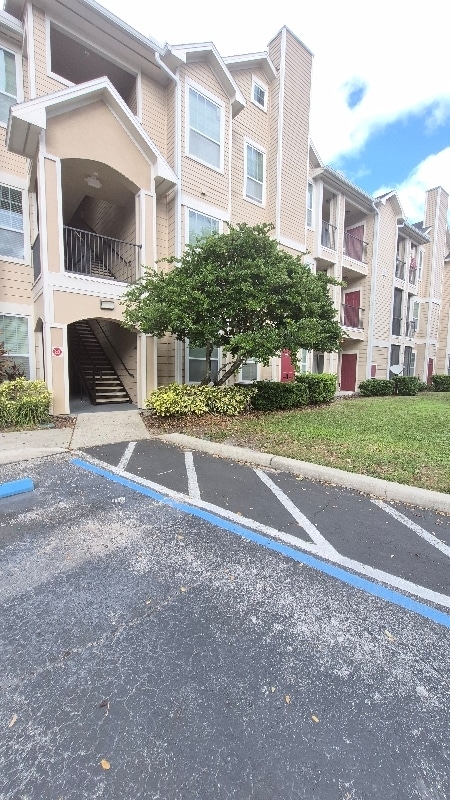 Building Photo - 1990 Erving Cir