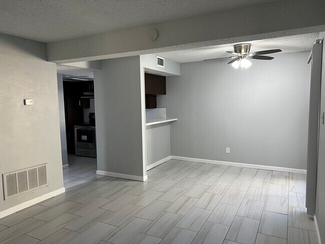 Foto del edificio - 711 Harbour Town Dr