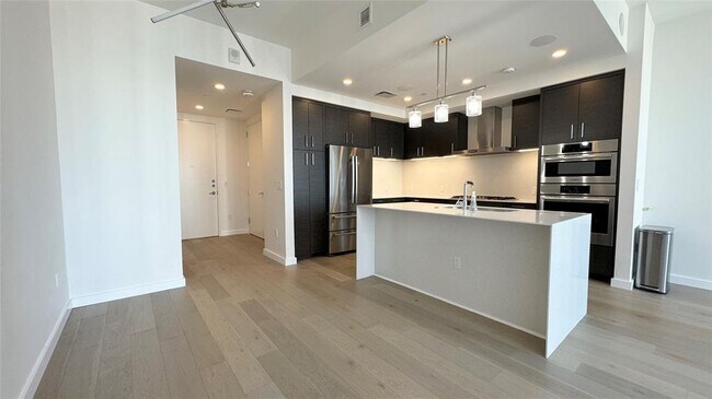 Foto del edificio - 301 West Ave