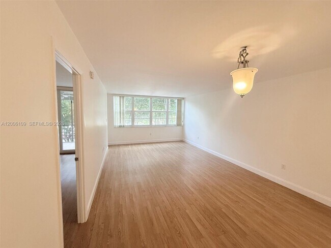 Foto del edificio - 1400 St Charles Pl