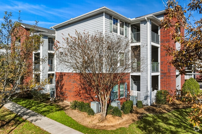 Building Photo - Trails at City Park