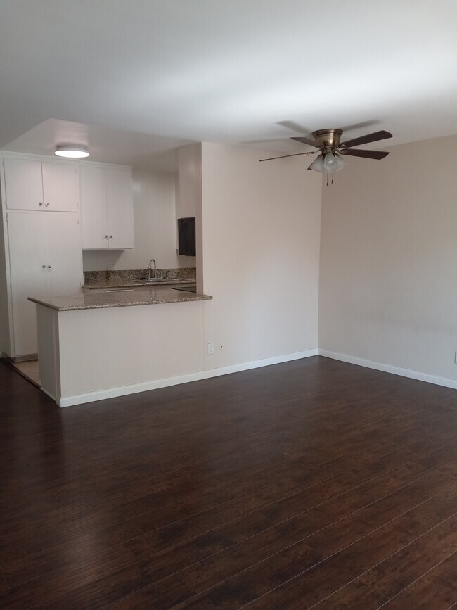 DINING & KITCHEN - 4916 Cahuenga Blvd