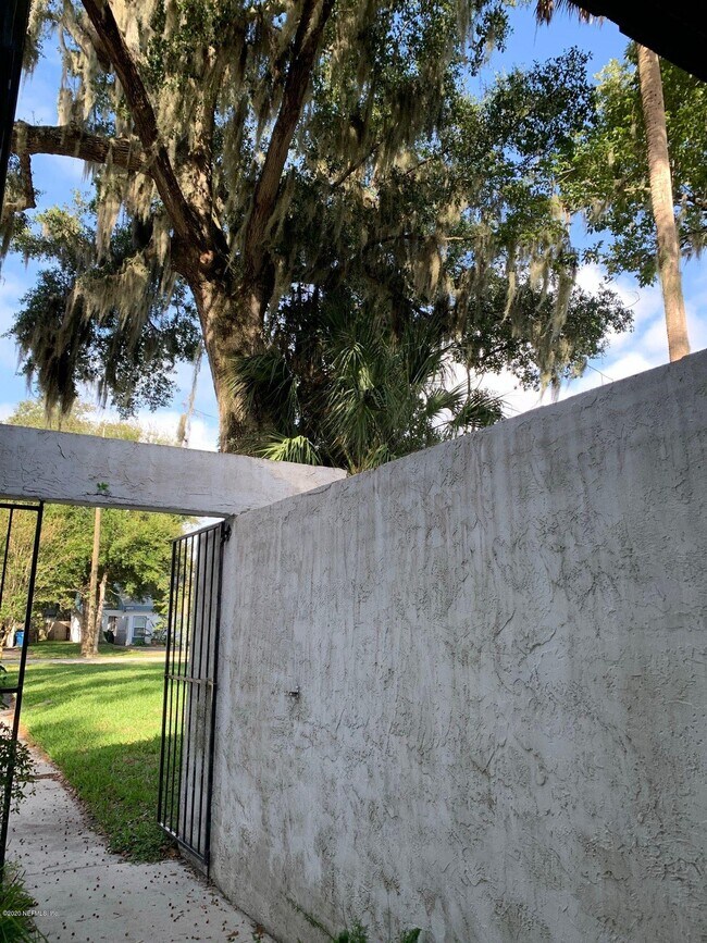 2865 Wonderwood Ln, Jacksonville, FL 32233 House Rental in