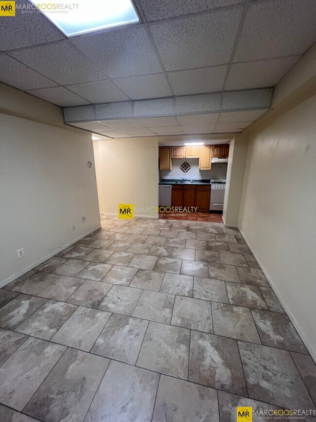 Foto del edificio - 16 Glenville Ave