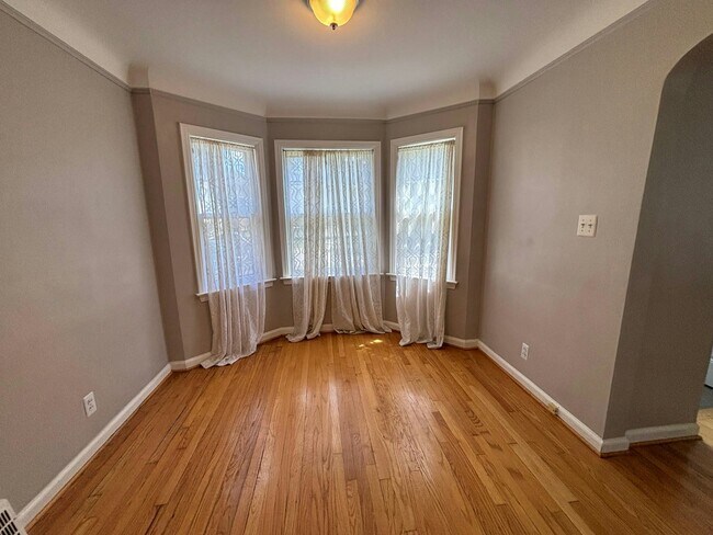 Foto del edificio - 581 Flowerdale St
