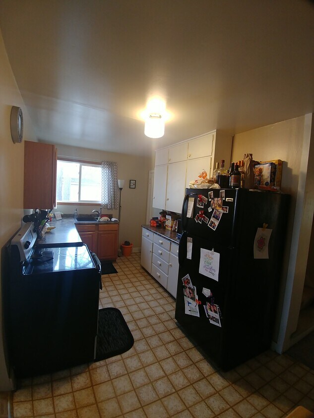Primary Photo - 121 S Pine St