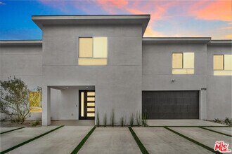 Building Photo - 8702 Silver Way