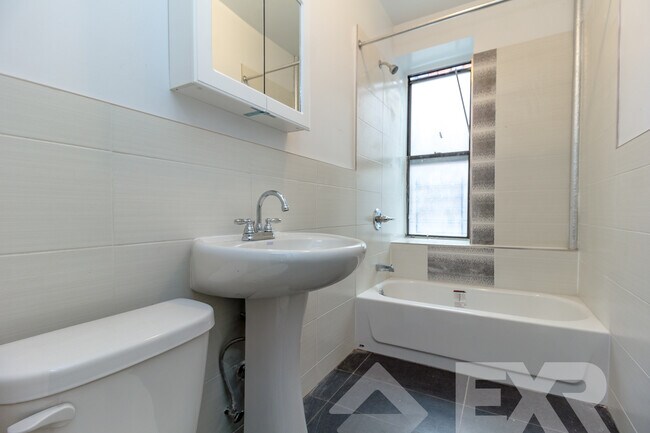 Building Photo - 83 E 94th St