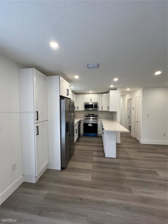 Foto del edificio - 3 br, 2 bath House - 5513 NW 1st Ave # 5513