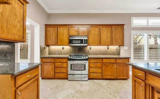 Building Photo - 9058 Old Creek Dr