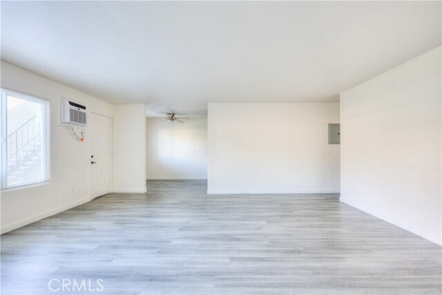 Building Photo - 2547 Hayes Dr