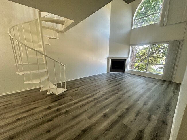 Foto del edificio - 15009 Moorpark St