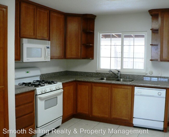 Building Photo - 3 br, 1 bath House - 680 Acacia Avenue
