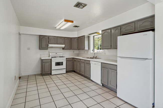 Kitchen - 9441 Sharla Dr