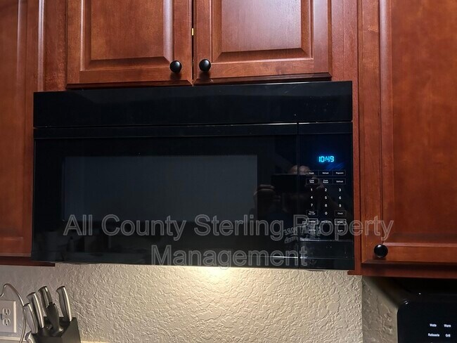 Building Photo - 2050 Stockton Dr