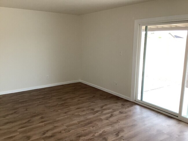 Building Photo - Nice 3BR House in Glendale