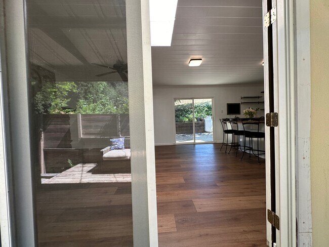 Entry - 21887 Koontz Way