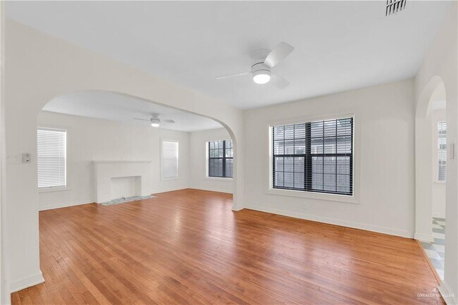 Foto del edificio - 310 N 8th St